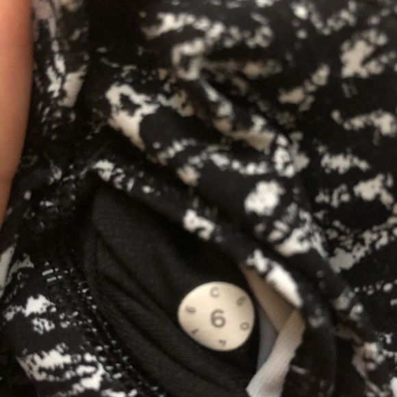 Lululemon Wunder Under 6 high rise leggings - Picture 4 of 5